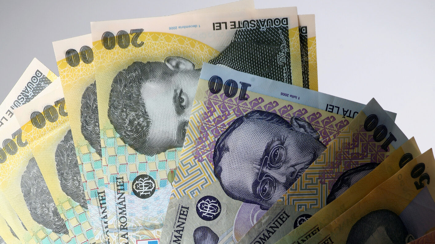 Statutul economic bate diplomele: Cum banii îți definesc competența în societate
