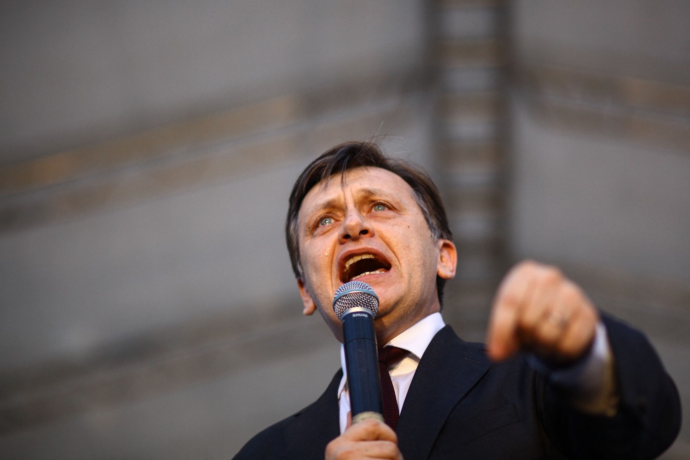 Crin Antonescu, epava politică reînviată din nămolul istoriei